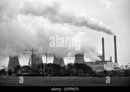 La centrale électrique de Ferrybridge avant d'être démolie de 2019 à 2021 Banque D'Images