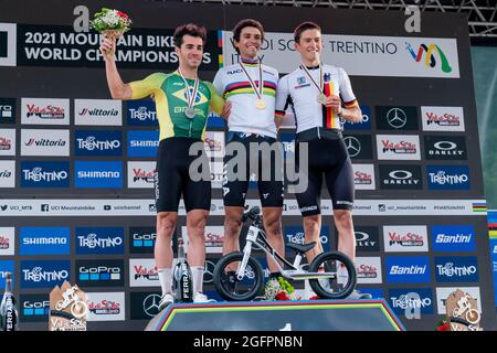 Mens Elite podium, 1ère place Christopher BLEVINS des Etats-Unis, 2ème place Henrique AVANCINI du Brésil, 3ème place Maximilian BRANDL d'Allemagne, pendant la course de court de cross-country XCC aux Championnats du monde MTB 2021, Mountain Bike cyclisme événement le 26 août 2021 à Val Di Sole, Italie - photo Olly Bowman / DPPI Banque D'Images