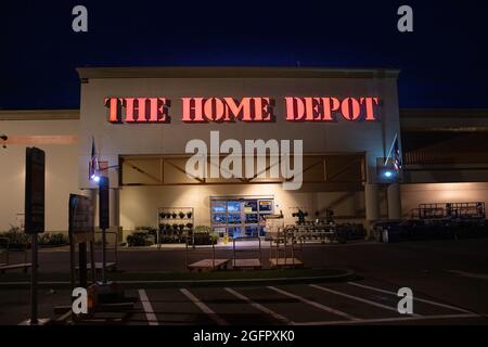 Un magasin Home Depot à Modesto California USA en début de matinée près de l'aube. Banque D'Images