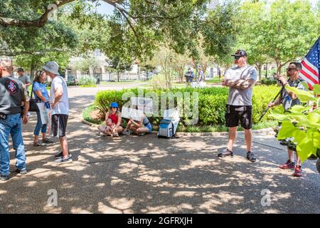 NEW ORLEANS, LA, États-Unis - 22 AOÛT 2021 : des manifestants de Jackson Square s'opposent aux mandats de vaccination et de masque Banque D'Images