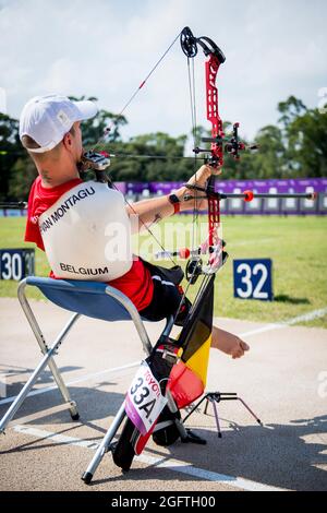 Para archer Piotr Van Montagu photographié en action lors de la ronde de classement ouverte de l'événement de tir à l'arc composé individuel masculin, le troisième jour de la Banque D'Images