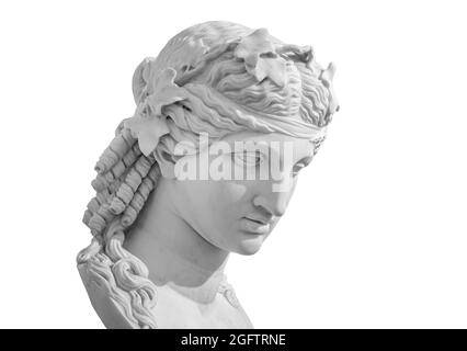 Copie en gypse de l'ancienne statue tête de Vénus isolée sur fond blanc. Plâtre sculpture visage de femme Banque D'Images