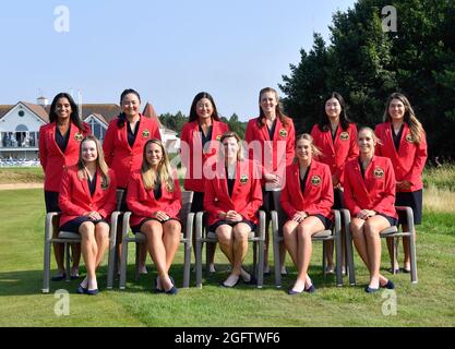 Team USA pose pour une photo d'équipe avant la cérémonie d'ouverture du 41e match de la Curtis Cup à Conwy, au pays de Galles, le mercredi 25 août 2021. (Steve Flynn/image du sport) Banque D'Images