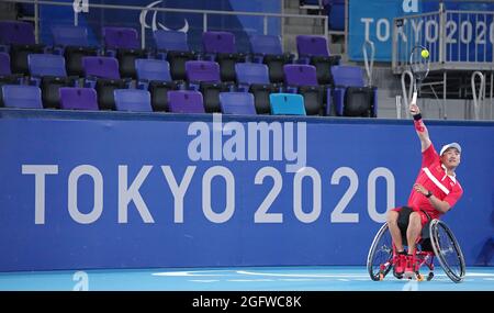 Tokyo, Japon. 27 août 2021. JI Zhenxu, de Chine, participe à la première partie de l'épreuve de tennis en fauteuil roulant entre Ji Zhenxu, de Chine, et Martin Legner, de l'Autriche, aux Jeux paralympiques de Tokyo en 2020 à Tokyo, au Japon, le 27 août 2021. Credit: CAI Yang/Xinhua/Alay Live News Banque D'Images