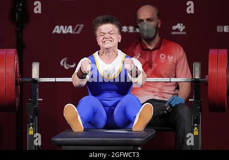 Tokyo, Japon. 27 août 2021. Mariana Shevchuk, de l'Ukraine, participe à la finale de musculation féminine de -55 KG aux Jeux paralympiques de Tokyo de 2020 à Tokyo, au Japon, le 27 août 2021. Credit: Xiong Qi/Xinhua/Alay Live News Banque D'Images