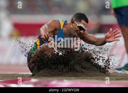 27 août 2021 : Ricardo Costa de Oliveira du Brésil à long saut en athlétisme aux Jeux paralympiques de Tokyo, au stade olympique de Tokyo, Tokyo, Japon. Prix Kim/CSM Banque D'Images