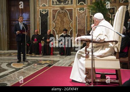 Rome, Italie. 27 août 2021. 26 août 2021 : le Pape François reçoit le réseau des législateurs catholiques internationaux en public privé au Vatican Credit: Independent photo Agency/Alamy Live News Banque D'Images