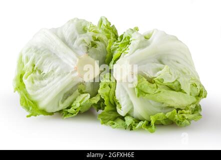 Le letuce frais de l'iceberg est isolé sur fond blanc avec le chemin d'écrêtage Banque D'Images