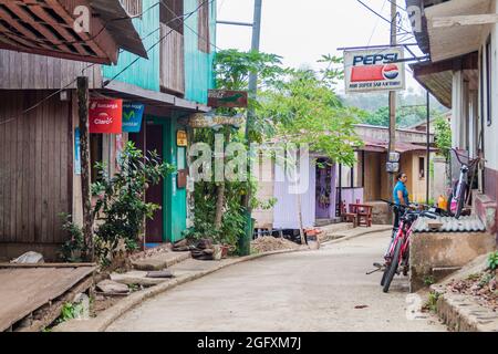 EL CASTILLO, NICARAGUA - 6 MAI 2016: Rue dans le village d'Ell Castillo à la rivière San Juan, Nicaragua Banque D'Images