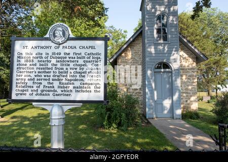 Chapelle Saint-Antoine de Padoue, comté de Winneshiek, Iowa. La plus petite église du monde, 14x20 pieds, construite en 1885. Banque D'Images