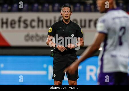 27-08-2021: SITTARD - Eredivisie 2021 / 2022. Fortuna Sittard contre RKC Waalwijk - Eredivisie néerlandaise. Arbitre Jeroen Manschot. Banque D'Images