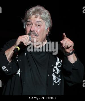 Holmdel, NJ, États-Unis. 26 août 2021. Tony Orlando se produit à la réunion de Cousins' Brucie's Palisades Park au PNC Bank Arts Centre. 26 août 2021. Crédit : John Barrett/Phot Olink/Media Punch/Alay Live News Banque D'Images