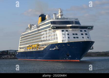 27/08/2021 Tilbury UK le navire de croisière Spirit of Discovery de Saga, qui navigue sur une autre croisière ce soir. Banque D'Images