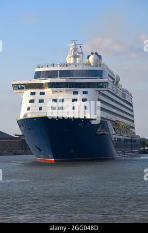 27/08/2021 Tilbury UK le navire de croisière Spirit of Discovery de Saga, qui navigue sur une autre croisière ce soir. Banque D'Images