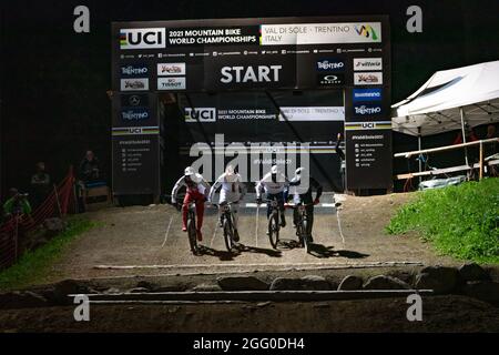 Coureurs pendant les Championnats du monde MTB 2021, quatre Croix (4X), course de vélo de montagne le 27 août 2021 à Val Di Sole, Italie - photo Olly Bowman / DPPI Banque D'Images