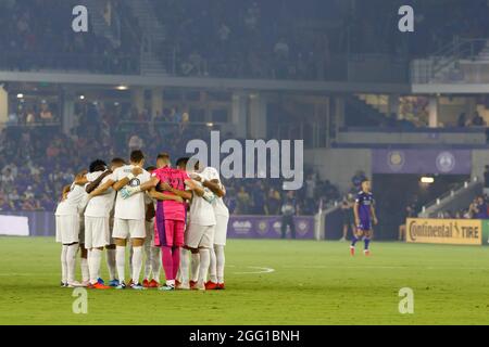 Orlando, États-Unis. 27 août 2021. Les joueurs d'Inter Miami se sont réunis pendant le match de football de la Major League entre Orlando City et l'Inter Miami au stade Exploria d'Orlando, en Floride. AUCUNE UTILISATION COMMERCIALE. Crédit: SPP Sport presse photo. /Alamy Live News Banque D'Images
