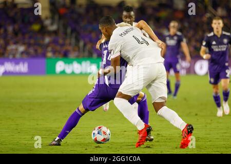 Orlando, États-Unis. 27 août 2021. Christian Makound (4 Inter Miami) pendant le match de football de la Major League entre Orlando City et Inter Miami au stade Explora d'Orlando, en Floride. AUCUNE UTILISATION COMMERCIALE. Crédit: SPP Sport presse photo. /Alamy Live News Banque D'Images