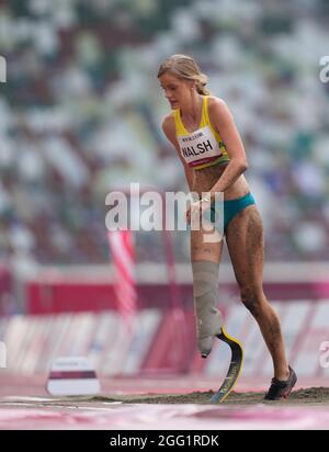 28 août 2021 : Sarah Walsh d'Australie à long saut en athlétisme aux Jeux paralympiques de Tokyo, au stade olympique de Tokyo, Tokyo, Japon. Kim Price/CSM Credit: CAL Sport Media/Alay Live News Banque D'Images