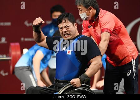 Tokyo, Japon. Crédit: MATSUO. 28 août 2021. Hajime Ujiro (JPN) Powerlifting : 72 kg hommes pendant les Jeux paralympiques de Tokyo de 2020 au Forum international de Tokyo, Japon. Credit: MATSUO .K/AFLO SPORT/Alay Live News Banque D'Images