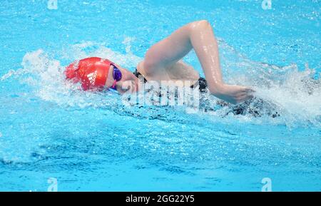 Zara Mullooly, en Grande-Bretagne, participe au 100m Freestyle féminin - S10 au Tokyo Aquatics Center au cours du quatrième jour des Jeux paralympiques de Tokyo de 2020 au Japon. Date de la photo: Samedi 28 août 2021. Banque D'Images