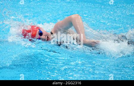 Zara Mullooly, en Grande-Bretagne, participe au 100m Freestyle féminin - S10 au Tokyo Aquatics Center au cours du quatrième jour des Jeux paralympiques de Tokyo de 2020 au Japon. Date de la photo: Samedi 28 août 2021. Banque D'Images