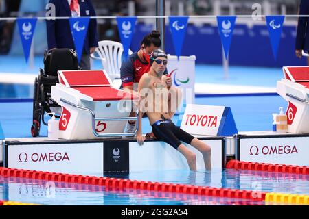 Tokyo, Japon. 25 août 2021. Alberto Abarza (CHI) natation : finale de course de fond de 100 m pour hommes S2 lors des Jeux paralympiques de Tokyo de 2020 au Centre aquatique de Tokyo, Japon . Credit: YUTAKA/AFLO SPORT/Alay Live News Banque D'Images