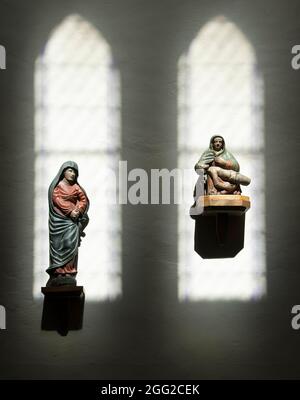 Village de Saint-Amnant Tallende, statues dans l'église, Puy de Dôme , Auvergne-Rhône-Alpes, France Banque D'Images