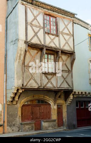 Village de Saint-amant Tallende, maison historique à pans de bois, Puy de Dôme, Auvergne-Rhône-Alpes, France Banque D'Images