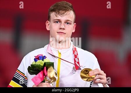 Laurens Devos, joueur belge de tennis de table, vainqueur de la médaille d'or, photographié lors de la cérémonie de remise des médailles après un match de tennis de table entre Laur belge Banque D'Images