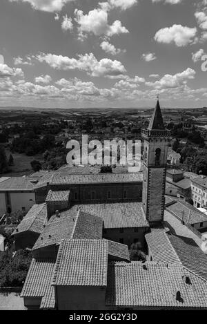 Vinci est une ville italienne de 14 615 habitants dans la ville métropolitaine de Florence, en Toscane. Il est connu pour avoir été le lieu d'origine de Leona Banque D'Images