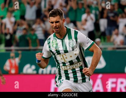 BUDAPEST, HONGRIE - AOÛT 4 : Ihor Kharatin, de Ferencvarosi TC, célèbre son but lors de la troisième partie de qualification de la Ligue des champions de l'UEFA entre Ferencvarosi TC et SK Slavia Praha au stade Ferencvaros, le 4 août 2021 à Budapest, Hongrie. Banque D'Images