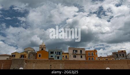 Termoli. Un aperçu de la vieille ville. Termoli est une ville italienne de 32 953 habitants dans la province de Campobasso à Molise. Termoli est situé le long Banque D'Images