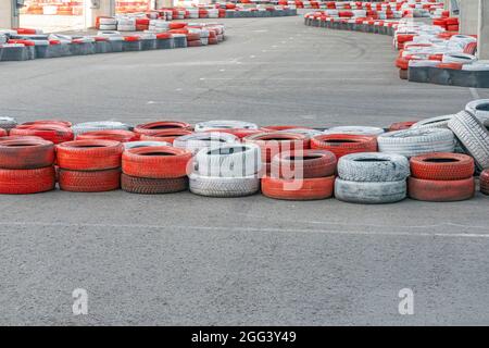 Courbe vide sur un circuit de piste de karting Banque D'Images