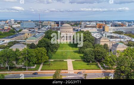 Vue aérienne du Grand Dôme de l'Institut de technologie du Massachusetts ou du MIT Banque D'Images