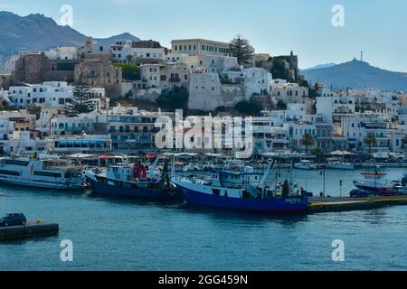 Port de Naxos, une île de la mer Égée, Grèce Banque D'Images