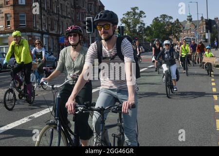 Edinburgh, Écosse, Royaume-Uni, août 28 2021. Edinburgh Critical Mass trajet des Meadows à Portobello. Credit alamy Live News Banque D'Images