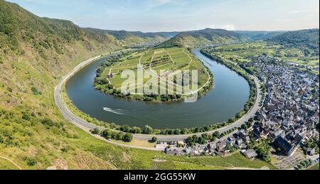 Vallée de la Moselle dans la ville historique de Bremm, Rheinland-Pfalz, Allemagne Banque D'Images