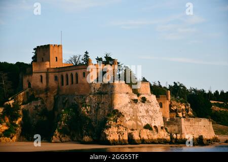 Fort de São João do Arade se coucher au coucher du soleil, Algarve, Portugal Banque D'Images