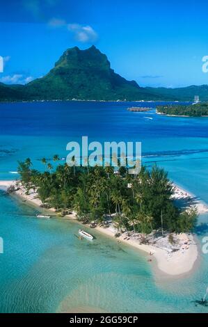 POLYNÉSIE FRANÇAISE. BORA BORA ET SON MAGNIFIQUE LAGON Banque D'Images