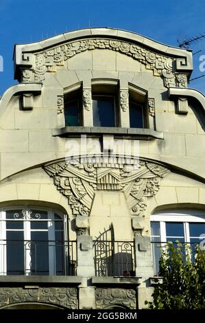 FRANCE. MARNE (51) REIMS. BÂTIMENT ART DÉCO (12-14, PLACE D'ERLON) Banque D'Images