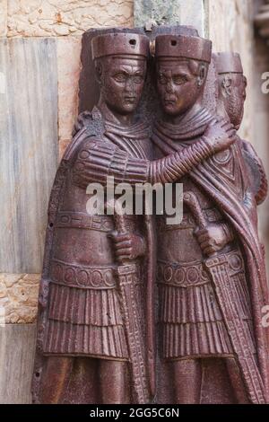 Les Tetrarches est une célèbre sculpture porphyre de quatre empereurs romains, mis à pied du palais byzantin en 1204. Gros plan Banque D'Images