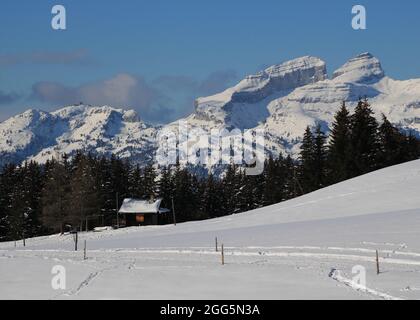 Tour d ai, montagne près de Leysin. Vue depuis Isenau. Banque D'Images