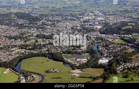 Vue aérienne depuis le sud, au nord de Kendal, autrefois connu sous le nom de Kirkby à Kendal ou Kirkby Kendal, Cumbria Banque D'Images