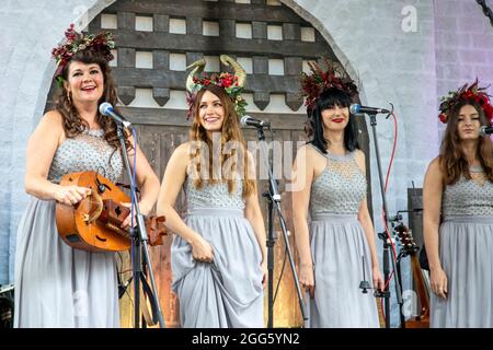 8 août 2021 - les Baebes médiévaux se sont produits au festival médiéval Loxwood joust, West Sussex, Angleterre, Royaume-Uni Banque D'Images