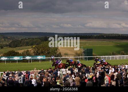 Le Boy d'Atalanta, monté par Thomas Greatrex, remporte le handicap tote.co.uk au champ de courses de Goodwood, Chichester. Date de publication : dimanche 29 août 2021. Voir PA Story RACING Goodwood. Le crédit photo devrait se lire: Steven Paston/PA Wire. RESTRICTIONS : l'utilisation est soumise à des restrictions. Utilisation éditoriale uniquement, aucune utilisation commerciale sans le consentement préalable du détenteur des droits. Banque D'Images