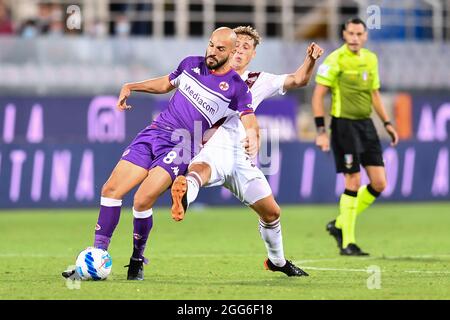 Stade Artemio Frachi, Florence, Italie, 28 août 2021, Riccardo Saponara (Fiorentina) et Mergim Vojvoda (Torino) pendant l'ACF Fiorentina vs Torino Banque D'Images