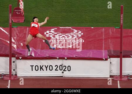 Tokio, Japon. 29 août 2021. Jeux paralympiques : athlétisme, saut en hauteur, hommes, finale, au stade olympique. Hongjie Chen de Chine en action. Credit: Marcus Brandt/dpa/Alay Live News Banque D'Images