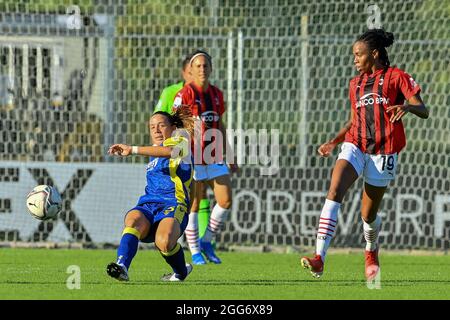 Milan, Italie. 29 août 2021. Aurora de Sanctis (#5 Hellas Verona) pendant la série des femmes UN match entre AC Milan et Hellas Verona au centre sportif de Vismara à Milan, Italie crédit: SPP Sport Press photo. /Alamy Live News Banque D'Images