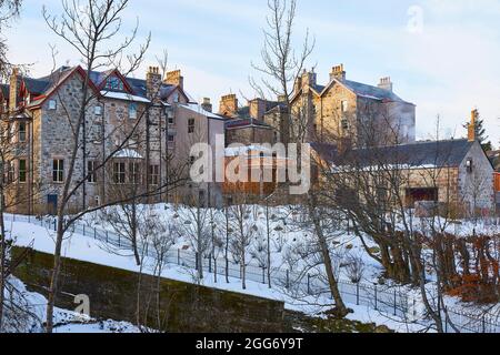 Extérieur du bâtiment. Fife Arms, Braemar, Royaume-Uni. Architecte: Moxon, 2019. Banque D'Images