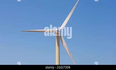 Crète, Grèce - 14 août 2021 - éolienne de Vestas Wind Systems Banque D'Images